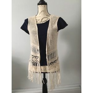FANG • Boho style cream knit frilled throw over
